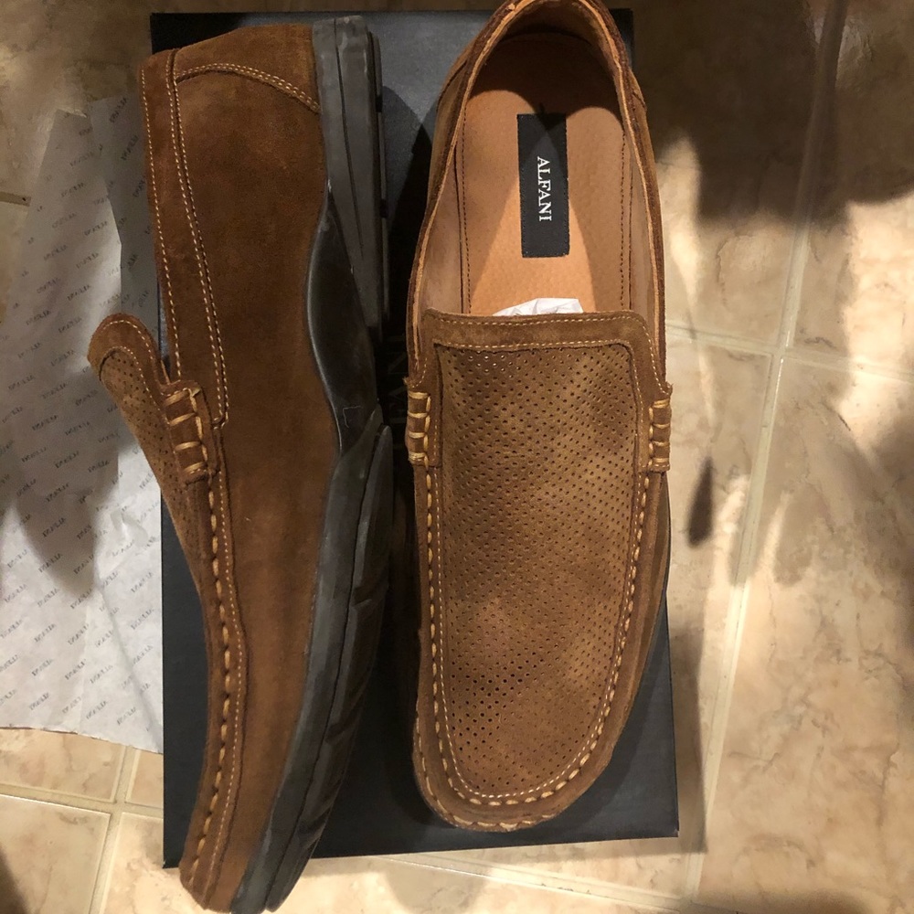 Men’s dress shoes